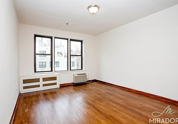 5th image of 1435 York Ave APT 7A