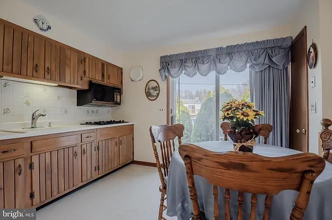 25 Charring Ln — Photo 12