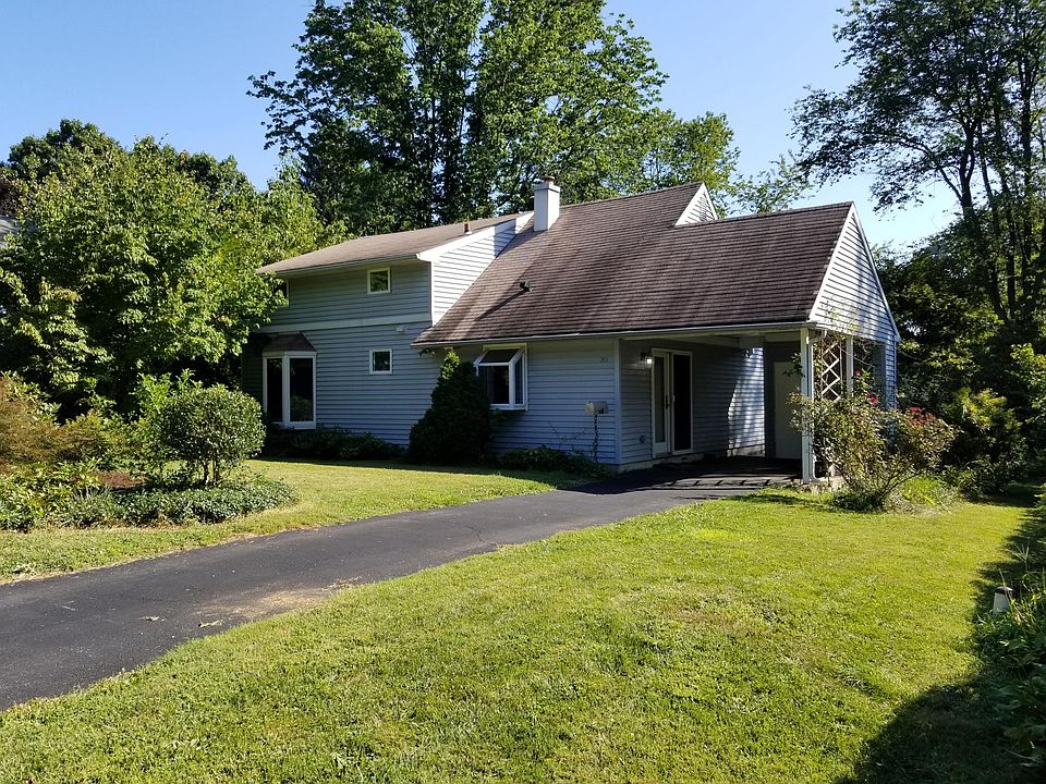 Front view of cozy cape cod on quarter acre lot in Wayne (Radnor Schools)