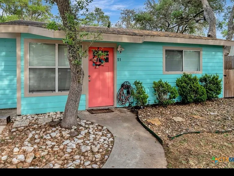 51 Sandra Dr — Photo 8