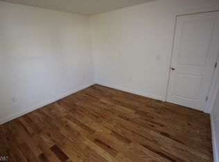 100 Grove Ter, Newark, NJ 07106