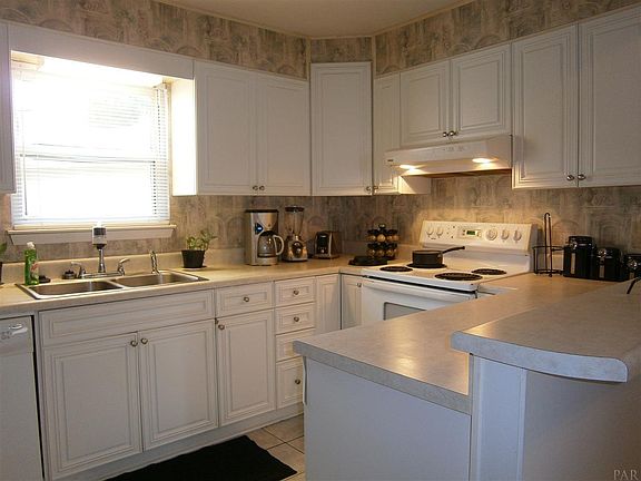 3rd image of 3140 Cedarwood Village Ln