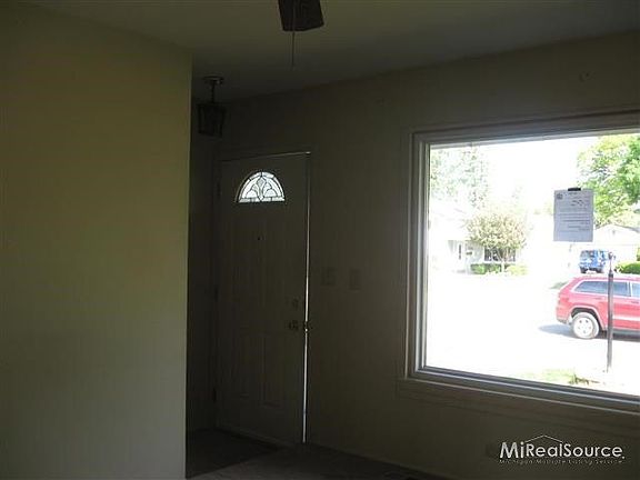 2nd image of 8608 Leslie Dr