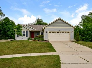 889 Bergin Farm Ct SE, Kentwood, MI 49508