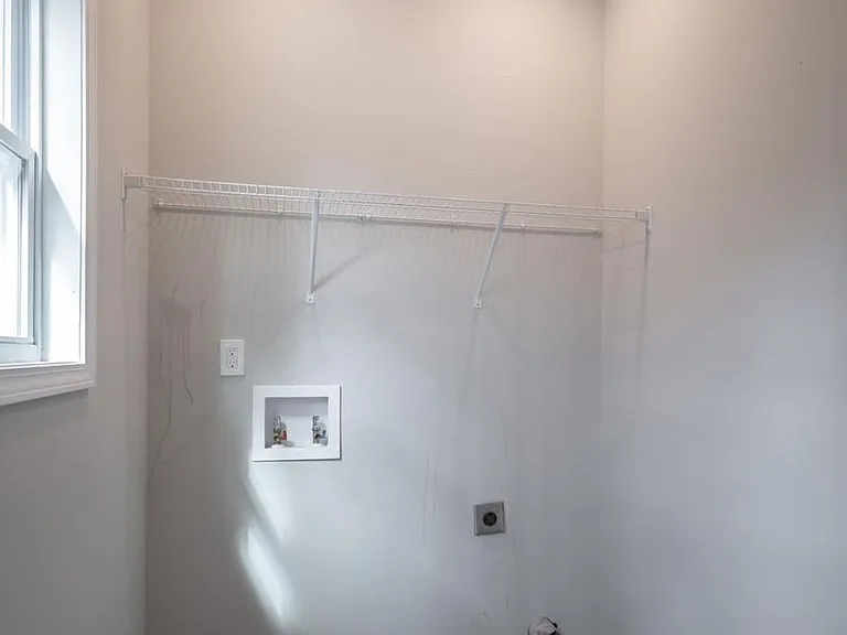 2446 Remington Dr — Photo 18