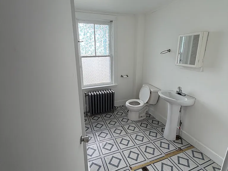 89 W Seneca St #3 — Photo 8