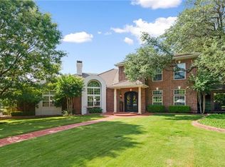 21 Postwood Rd, The Hills, TX 78738