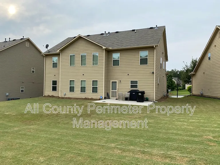 3535 Fallen Oak Ln — Photo 2