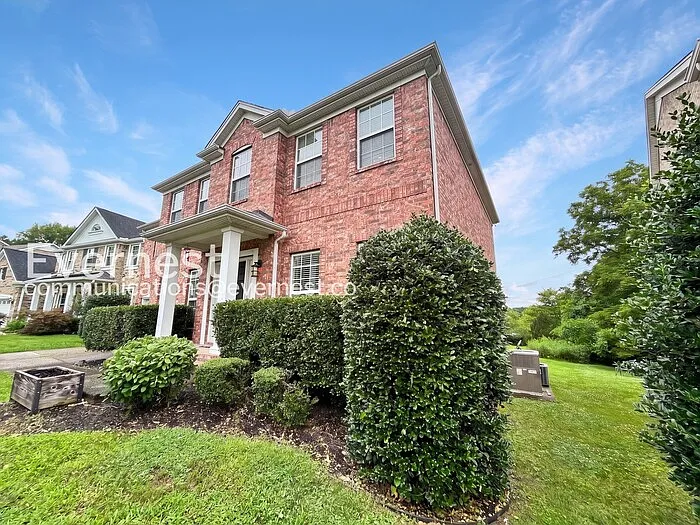 4 bed, 2.5 bath, 3051 sqft, $3,395 — Photo 3