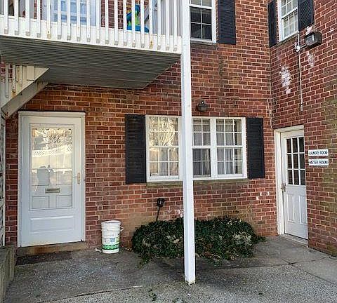 4th image of 1851 Summer St #1