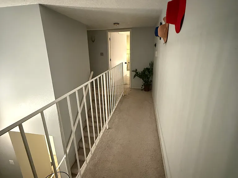 6825 Vivian Dr NE — Photo 43