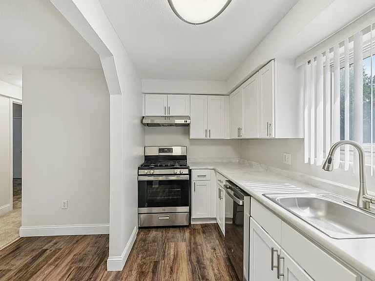 12-web-or-mls-Park St-S1807-012