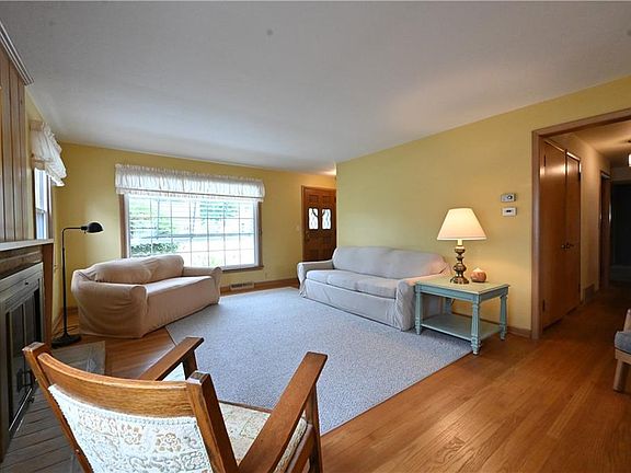 3rd image of 20330 Marian Ln