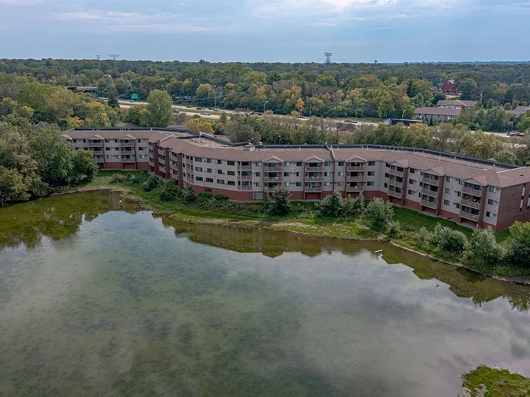Lakewood Hills Apartments — Photo 14