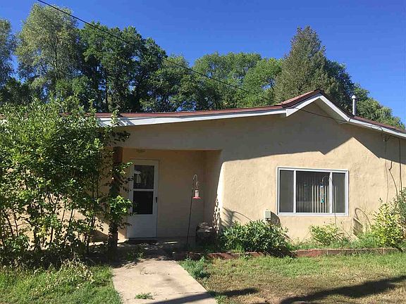 2nd image of 208 Charlotte Ln