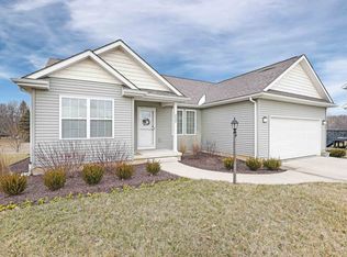 2527 Pine Cone Ln, Warsaw, IN 46582