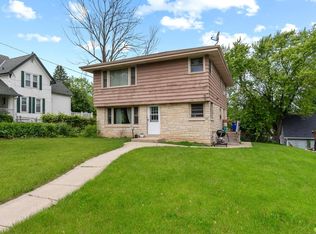 231 Prospect Ave, Pewaukee, WI 53072