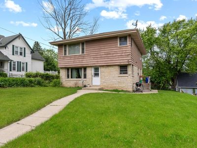 231 Prospect AVENUE, Pewaukee, WI, 53072