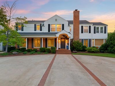 1707 Pennington Way, Nichols Hills, OK, 73116