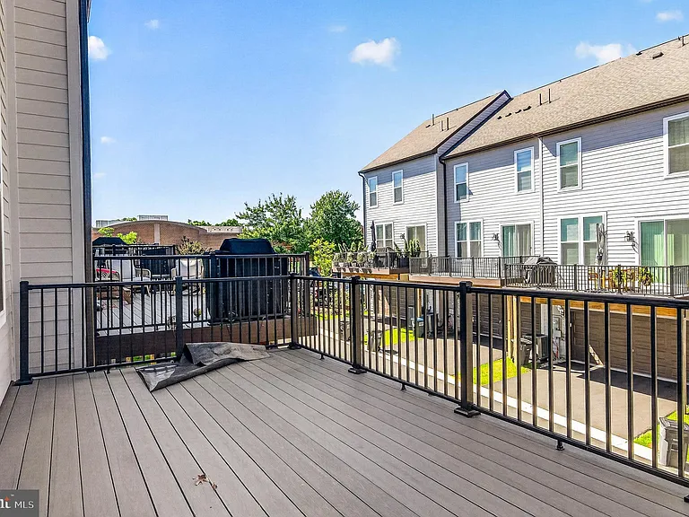 2421 Liberty Loop — Photo 11