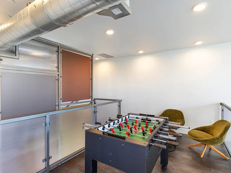 Adell Apartments — Photo 41