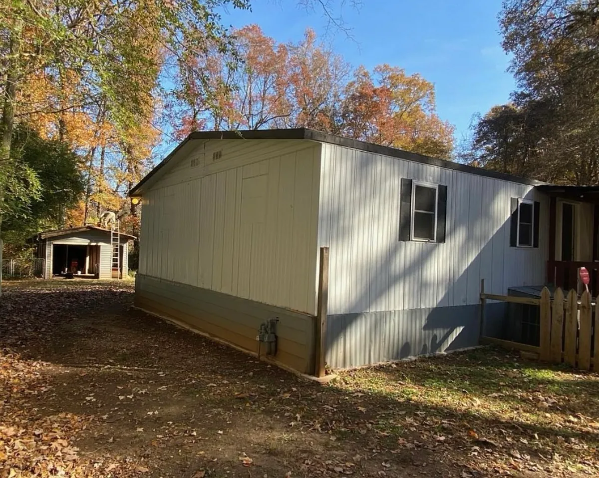 Building Photo - 200 Village Pl