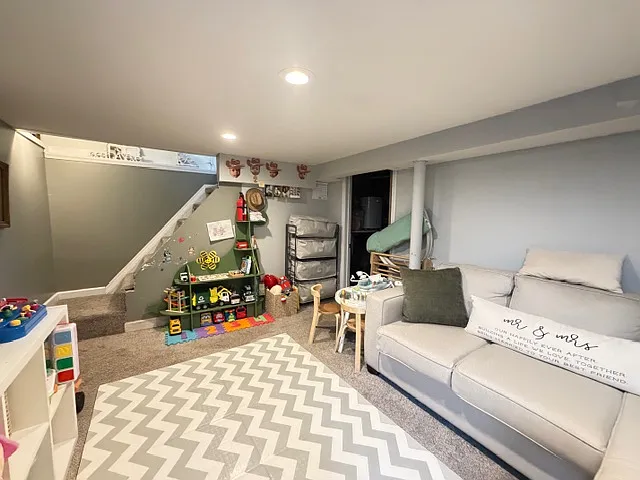 262 Windsor Rd — Photo 13