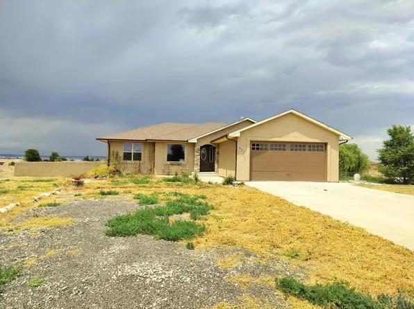523 E Hahns Peak Ave, Pueblo West, CO 81007