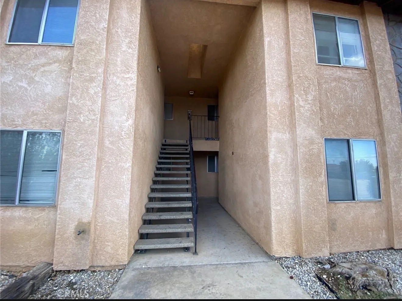2 bed, 900 sqft, $1,700 — Photo 2