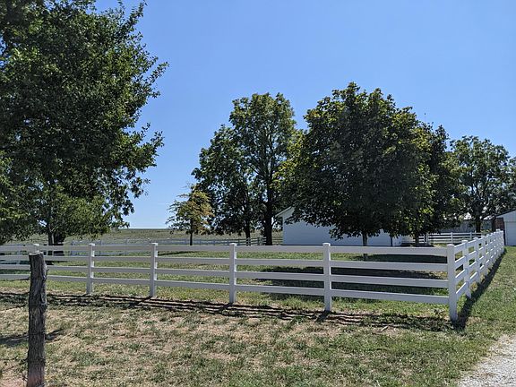4th image of 658 Aster Rd