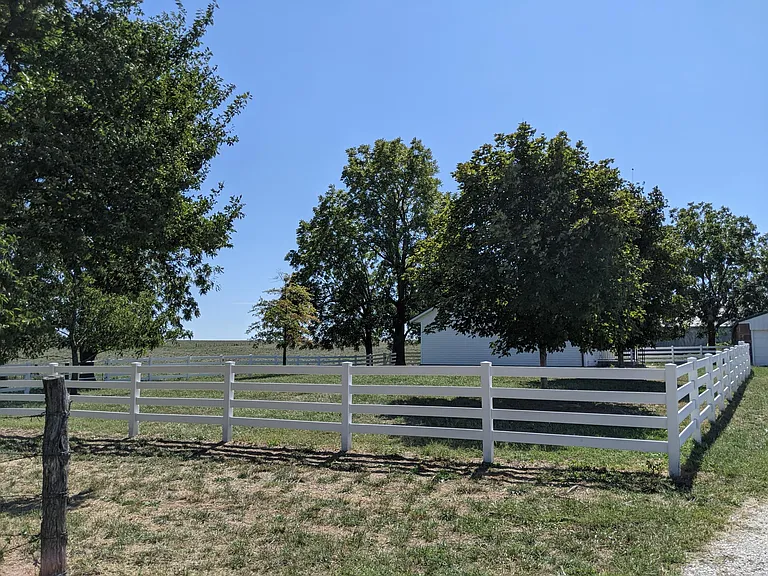 658 Aster Rd — Photo 4