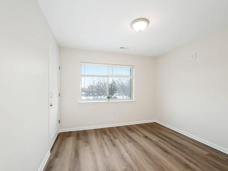 Viking Apartments and Townhomes — Photo 9