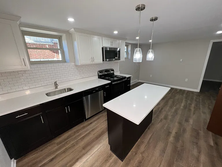 5621 Hobart St — Photo 5