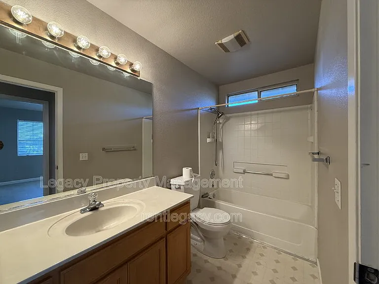 4932 Chaps Ct — Photo 16