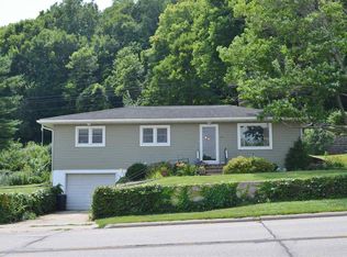 407 2nd St NW, Elkader, IA 52043