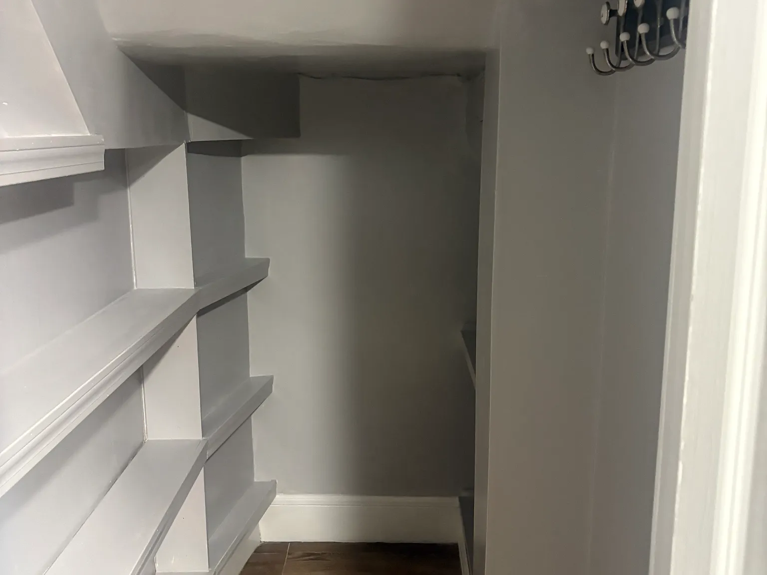 3 bed, 1200 sqft, $3,000 — Photo 3