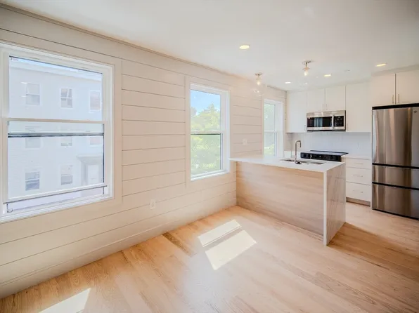 88 Maverick St Floor 2, Boston, MA 02128