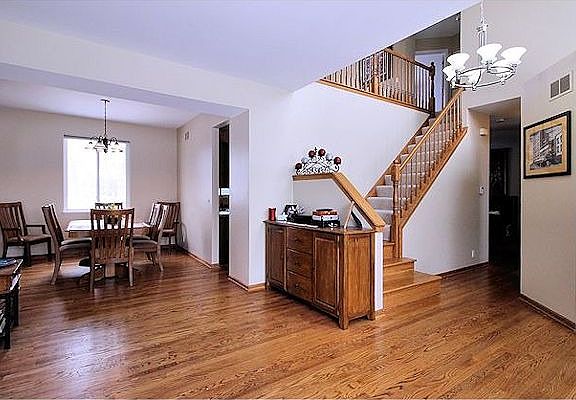 5th image of 989 Westgate Dr