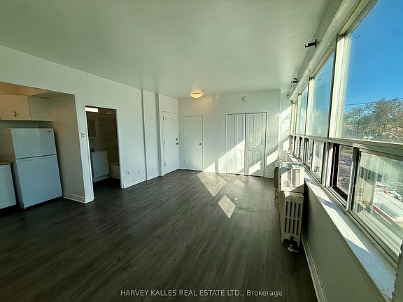 3rd image of 1582 Bathurst St #311