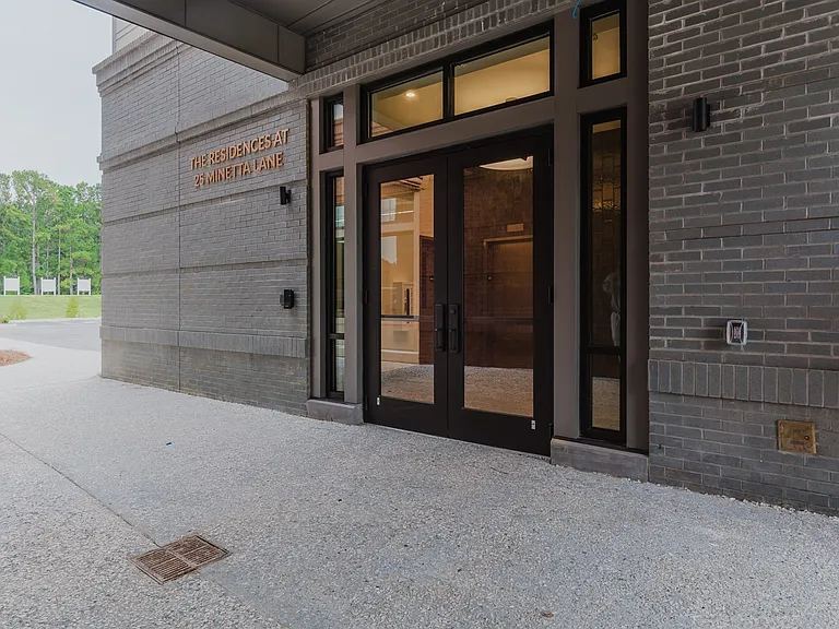 25 Minetta Ln #201 — Photo 3