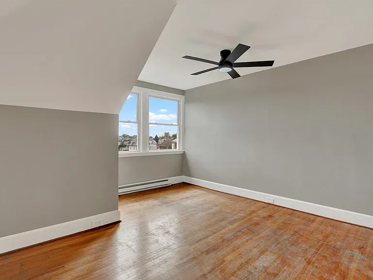 715 Oak Hill Ave #3N — Photo 7