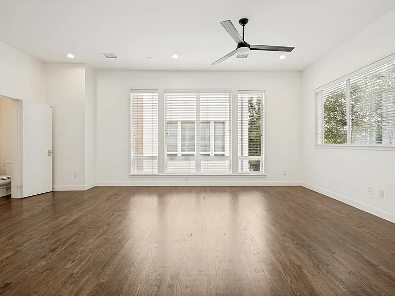 4913 Dartford Dr — Photo 10