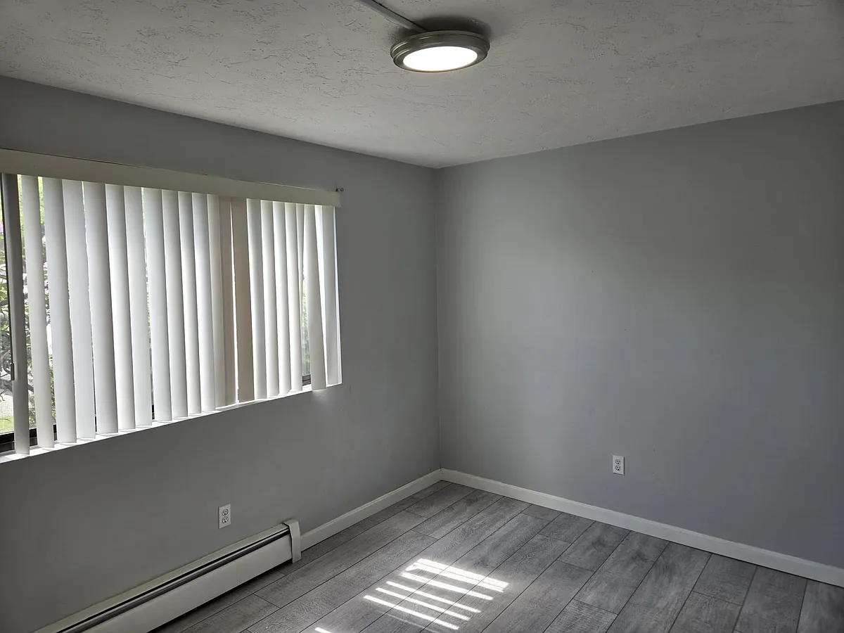 Building Photo - 270 E Haverhill St #1