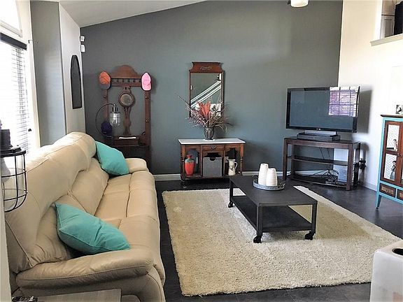 4th image of 1647 River Stone St