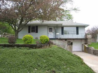 3418 N 3rd St, Clinton, IA 52732