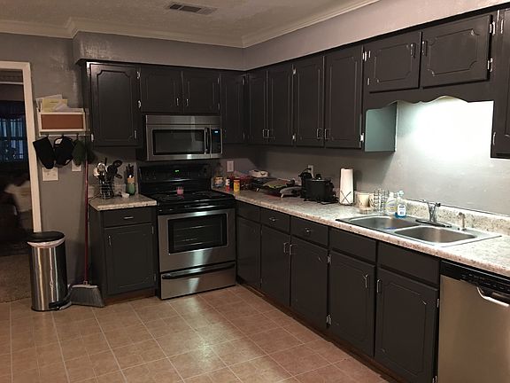 2nd image of 703 Linden Cir