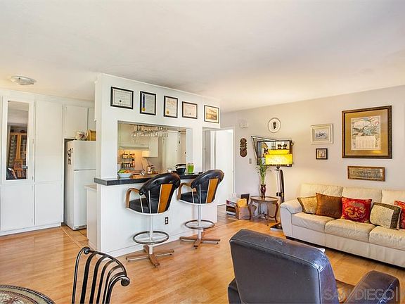 3rd image of 5051 La Jolla Blvd Unit 309