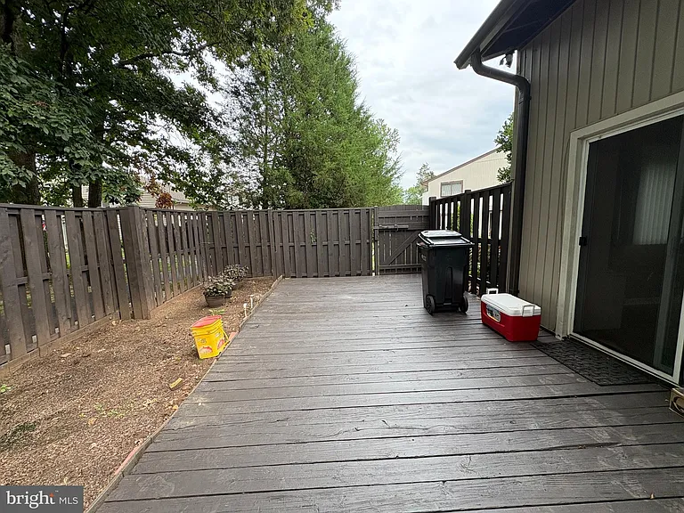224 Willow Ter — Photo 32