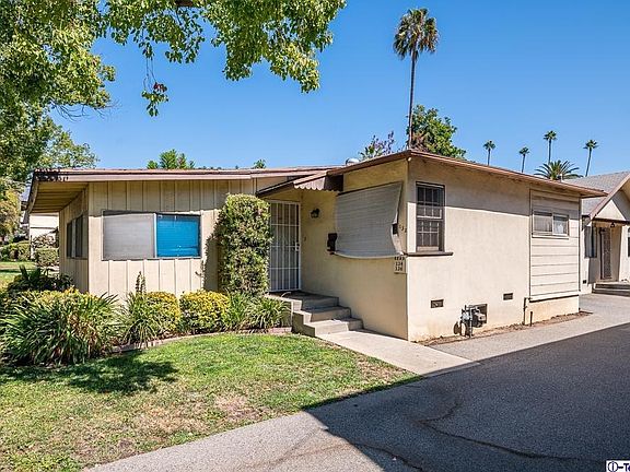 3rd image of 132 N Sierra Bonita Ave