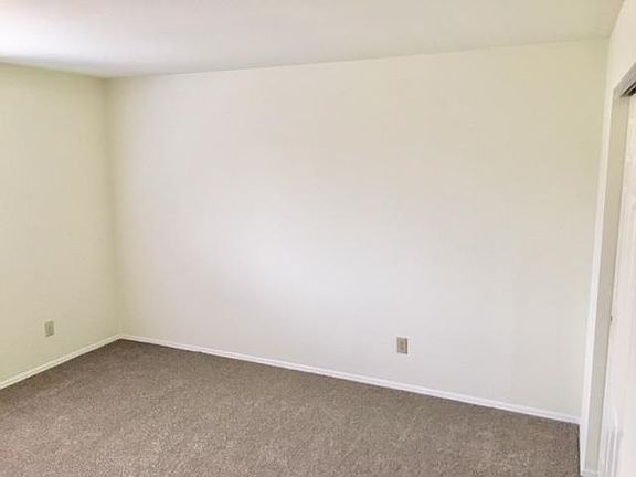4th image of 6940 Deer Bluff Dr